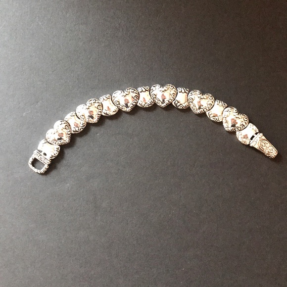 Pretty silver plated Heart bracelet - Picture 2 of 4